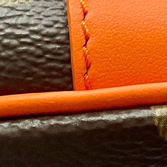 LOUIS VUITTON (Orange)Christopher Backpack MM-M46814 - Picture 2 of 16
